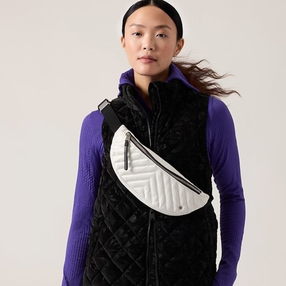 NWT ATHLETA Kinetic Shine Quilted Belt, Magnolia White